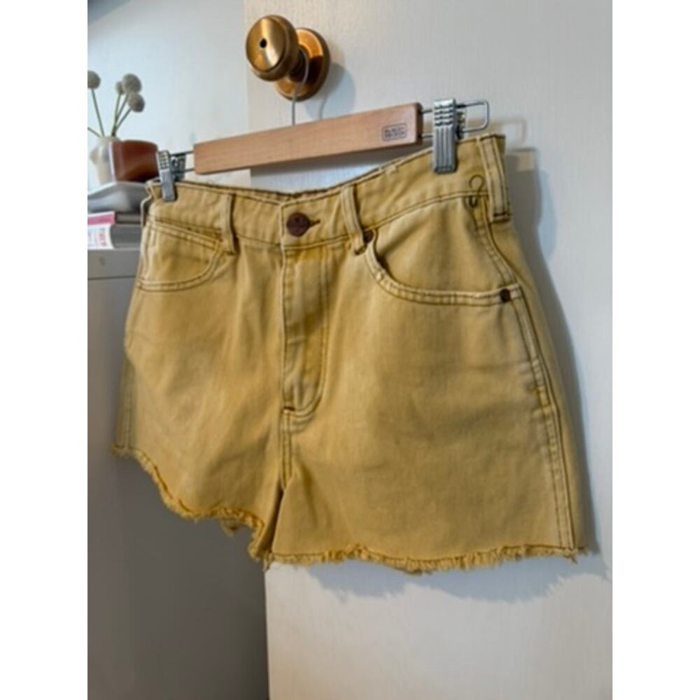 Billabong x Wrangler Yellow Denim Cutoff Shorts High Rise Vintage‎ Wash ✨